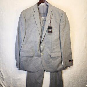 $495 Van Heusen Flex Taverly Suit 48R 42W Light Grey Stretch 2 Piece NWT